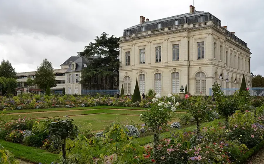 Bourges