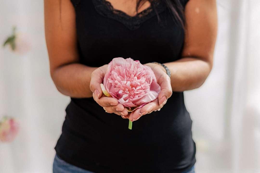 On Pose Pour le Rose