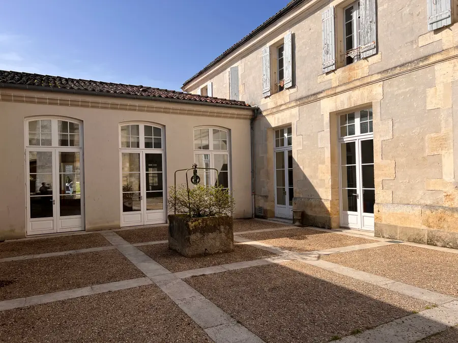 Salle des fêtes à Cherac